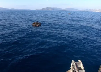 34 düzensiz göçmen yakalandı, 31’i kurtarıldı