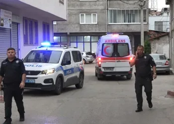 Bursa’da alacaklı olduğu kişiyi bacaklarından vurdu