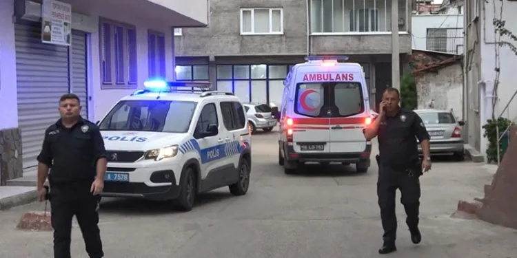 Bursa’da alacaklı olduğu kişiyi bacaklarından vurdu