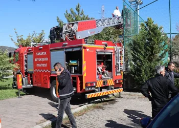 Öğrenci tenis kortunda asılı halde bulundu