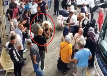 Kavga eden iki yolcu aynı anda kalp krizi geçirdi