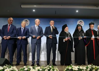 Cumhuriyet tarihinin ilk kilisesi törenle açıldı