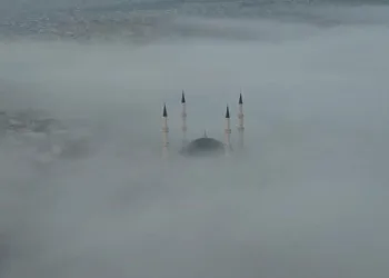 Bursa sisli bir sabaha uyandı
