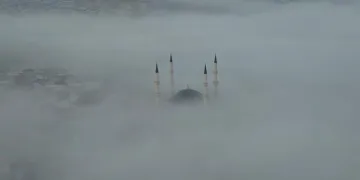 Bursa sisli bir sabaha uyandı