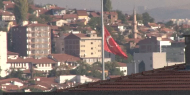 Ankara’da bayraklar yarıya indi