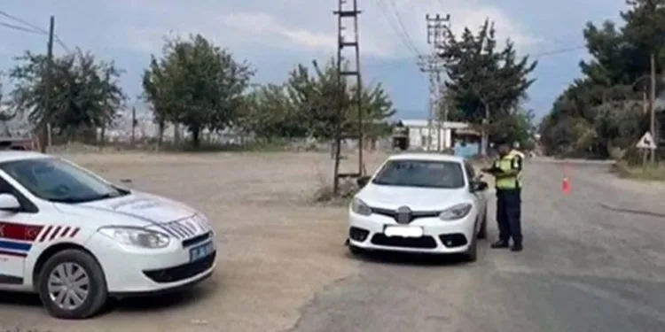 75 düzensiz göçmen, 110 aranan şahıs yakalandı