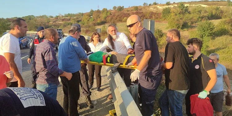Bursa’da motosiklet bariyerlere çarptı