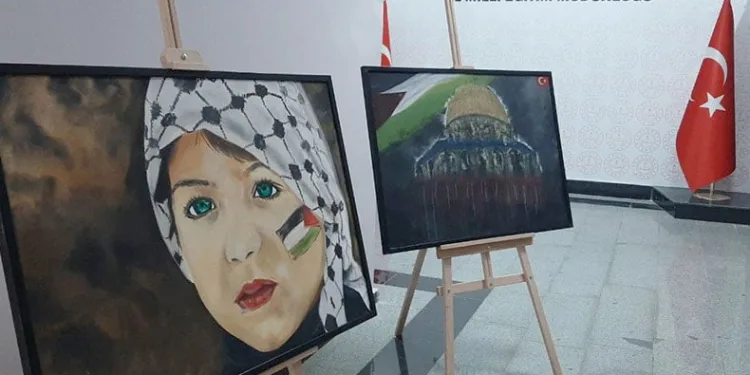 Öğrencilerin Filistin temalı eserleri sergilendi