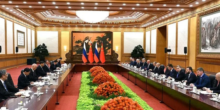 Putin, Xi Jinping ile görüştü