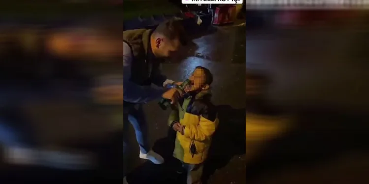 Küçük çocuğa alkol içirip video çektiler