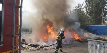 İskenderun ilçesi sanayi sitesinde çöp yangını