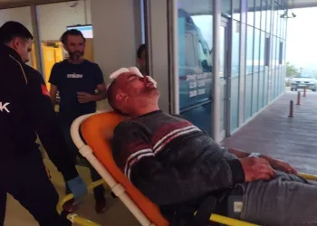 Kavgada biri bıçakla, diğeri jantla saldırdı