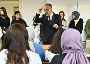 Bursa’da 10 bin öğrenciye 80 milyon liralık burs