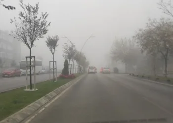 Bandırma’da sis etkili oldu