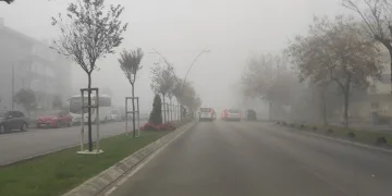 Bandırma’da sis etkili oldu