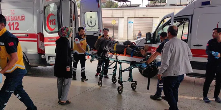 Bursa’da yolcu dolu minibüs ciple çarpıştı, 11 kişi yaralandı