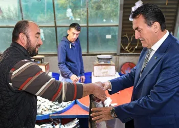 Başkan Dündar, esnafı yalnız bırakmıyor