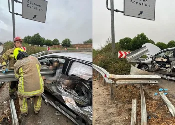 Bursa’da otomobil bariyerlere çarptı