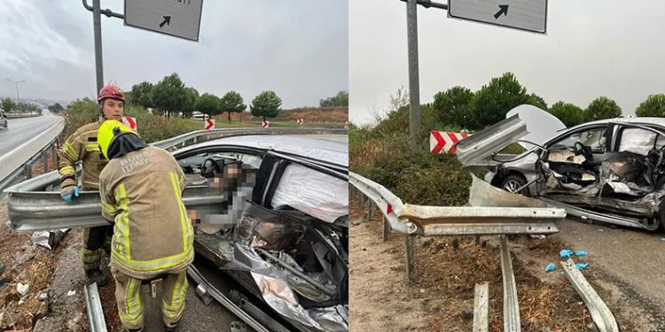 Bursa’da otomobil bariyerlere çarptı