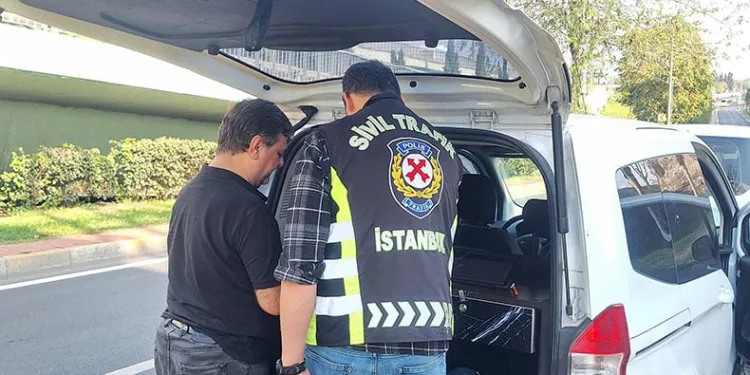 Yayalara yol vermeyen sürücülere ceza yağdı