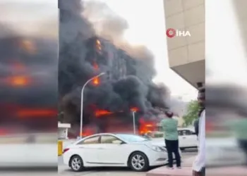 Suudi Arabistan’da otel alev alev yandı