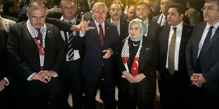 “Hitler’e rahmet okutturacak işler yapıyorsunuz”