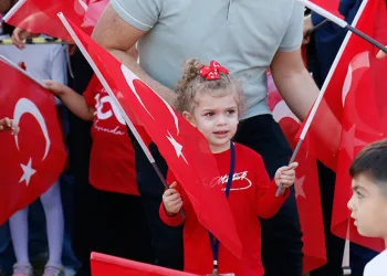 Adana’da Türkiye Cumhuriyeti’nin 100. yıl coşkusu