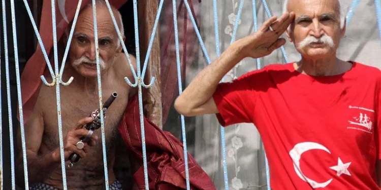‘Komando dede’ karısını baltayla vurdu