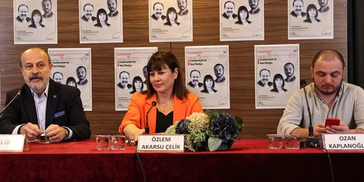Kütüphane Günleri’nde “Cumhuriyet ve Yeni Medya”