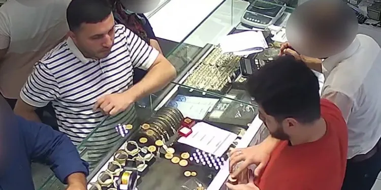 Dolandırıp altına yatırım yapmışlar
