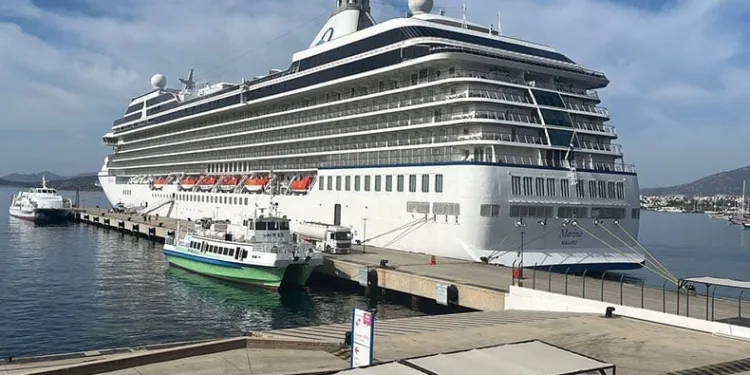 Bin 200 yolcuyla geldi