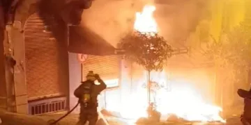 Beyoğlu’nda Tarihi Gueive Han’da yangın