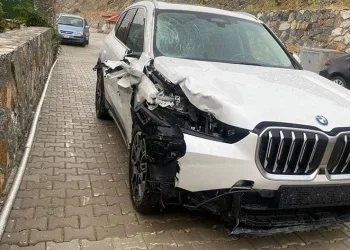Kiralık araçla,kazaya karışan sürücü ehliyetsiz çıktı