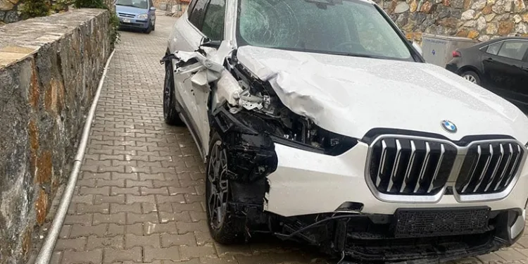 Kiralık araçla,kazaya karışan sürücü ehliyetsiz çıktı