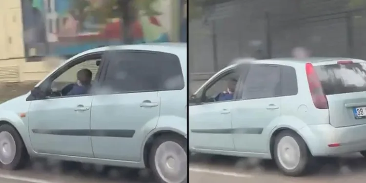 Küçük çocuğu direksiyon başına geçirip trafiğe çıktı
