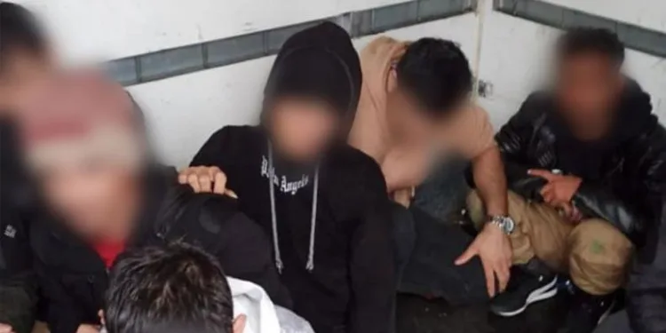Kargo görünümlü araçta kaçak göçmenler çıktı