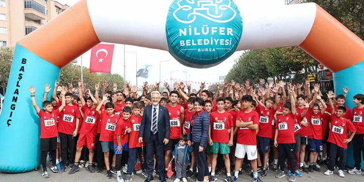 Nilüfer’de Cumhuriyet’in 100. yılı için koştular