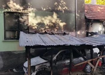 İmamın aracını kundakladı, cami ve lojman zarar gördü