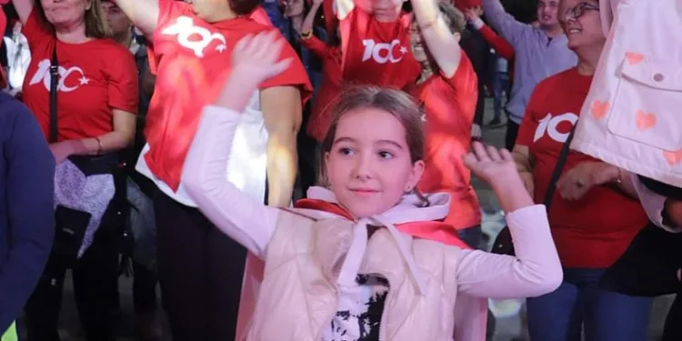 Cumhuriyet’in 100.yılını meydanda kutladılar