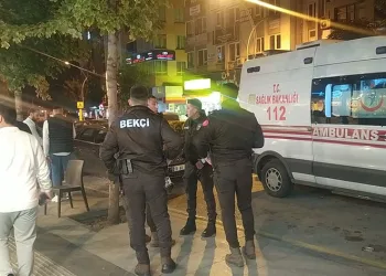 Kızlar arasında bıçaklı kavga