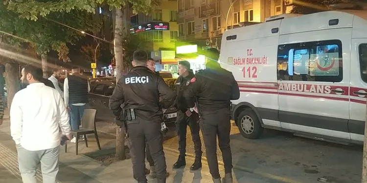 Kızlar arasında bıçaklı kavga