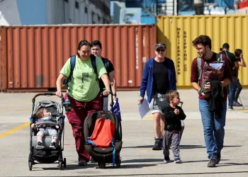 Vatandaşlar deniz yoluyla tahliye ediyor