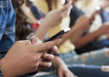 Teknolojik cihaz ve internet desteği