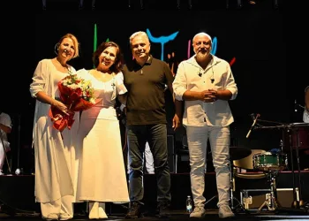Festivalde Kardeş Türküler gecesi