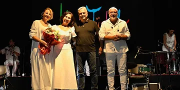 Festivalde Kardeş Türküler gecesi