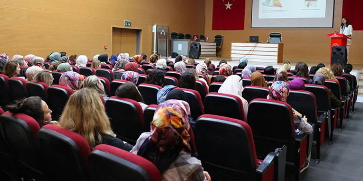 Bursalı kadınlara enerji tasarrufu anlatıldı