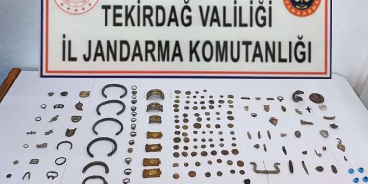 197 parça tarihi eser objesi ele geçirildi