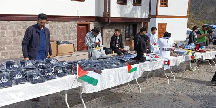 Başkent’te Filistin’e yardım sergisi