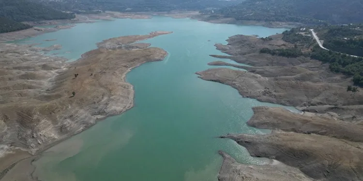 Kozan Barajı’nda su seviyesi yüzde 16.4’e düştü