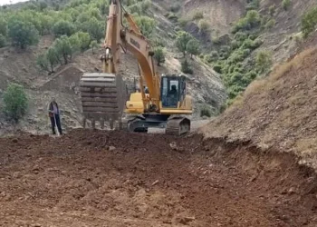 Heyelan sonrası temizlik çalışmaları devam ediyor